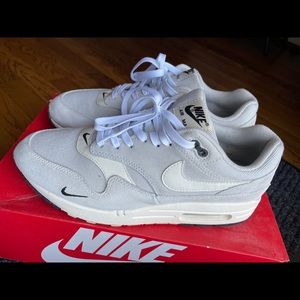 Air Max 1 Pure Platinum Mini Swoosh Size 9